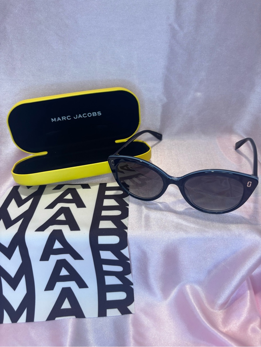 Marc Jacobs Women's Black Cat-Eye Sunglasses - Blueish black